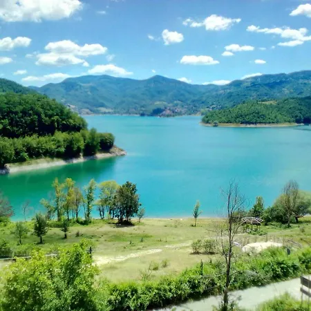 La Casa Del Lago Hébergement de vacances *